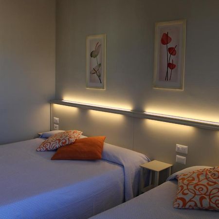 Hotel Delfina Сінья Екстер'єр фото