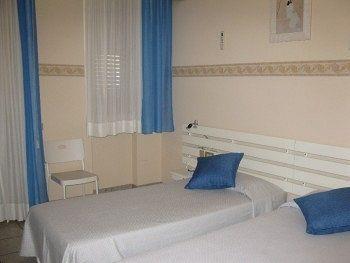 Hotel Delfina Сінья Екстер'єр фото
