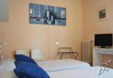 Hotel Delfina Сінья Екстер'єр фото